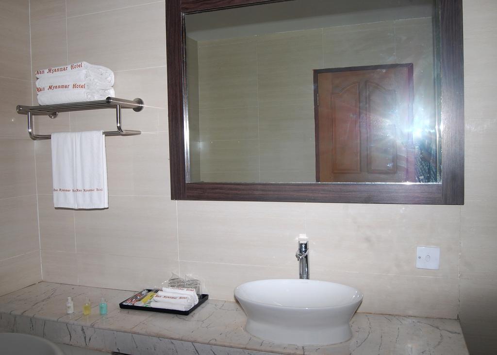 Man Myanmar Hotel Naypyidaw Екстер'єр фото