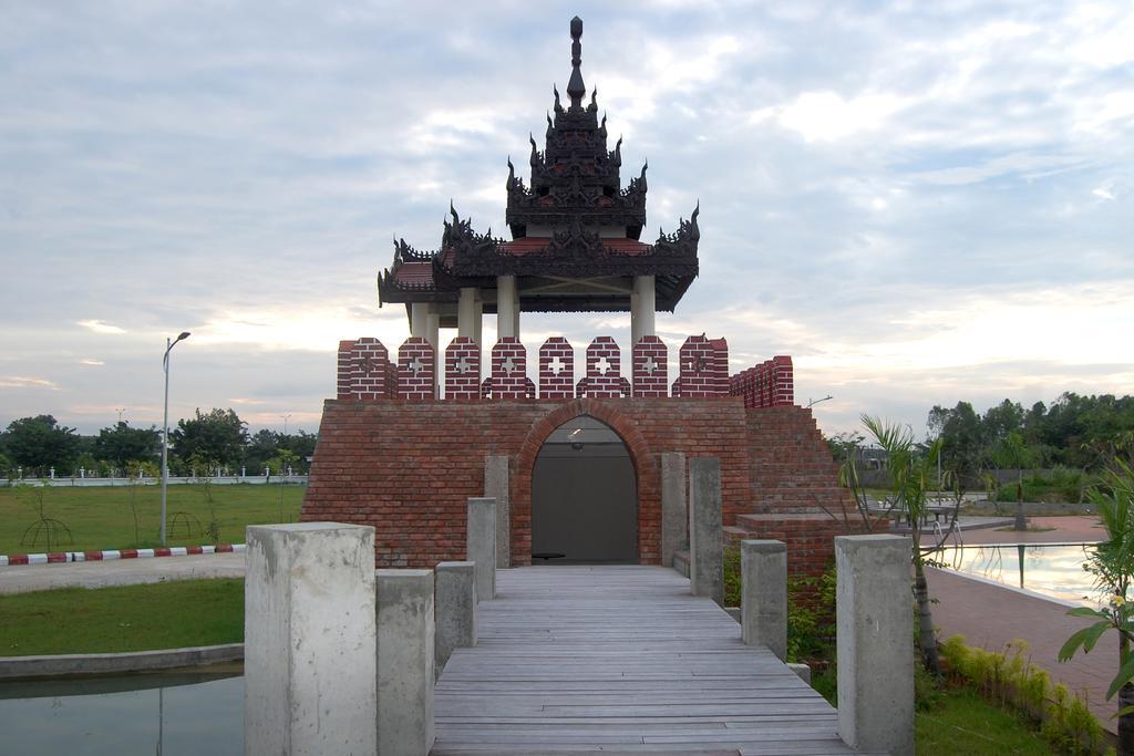 Man Myanmar Hotel Naypyidaw Екстер'єр фото
