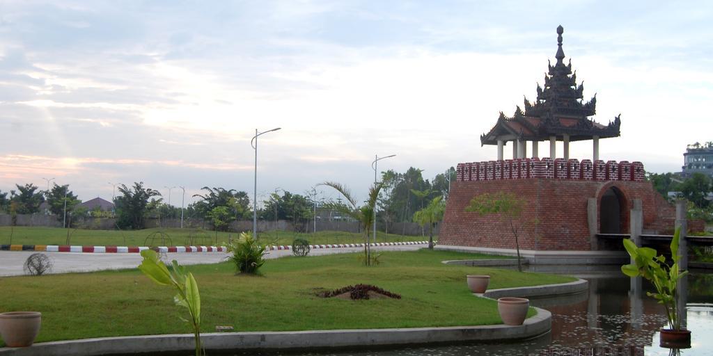 Man Myanmar Hotel Naypyidaw Екстер'єр фото