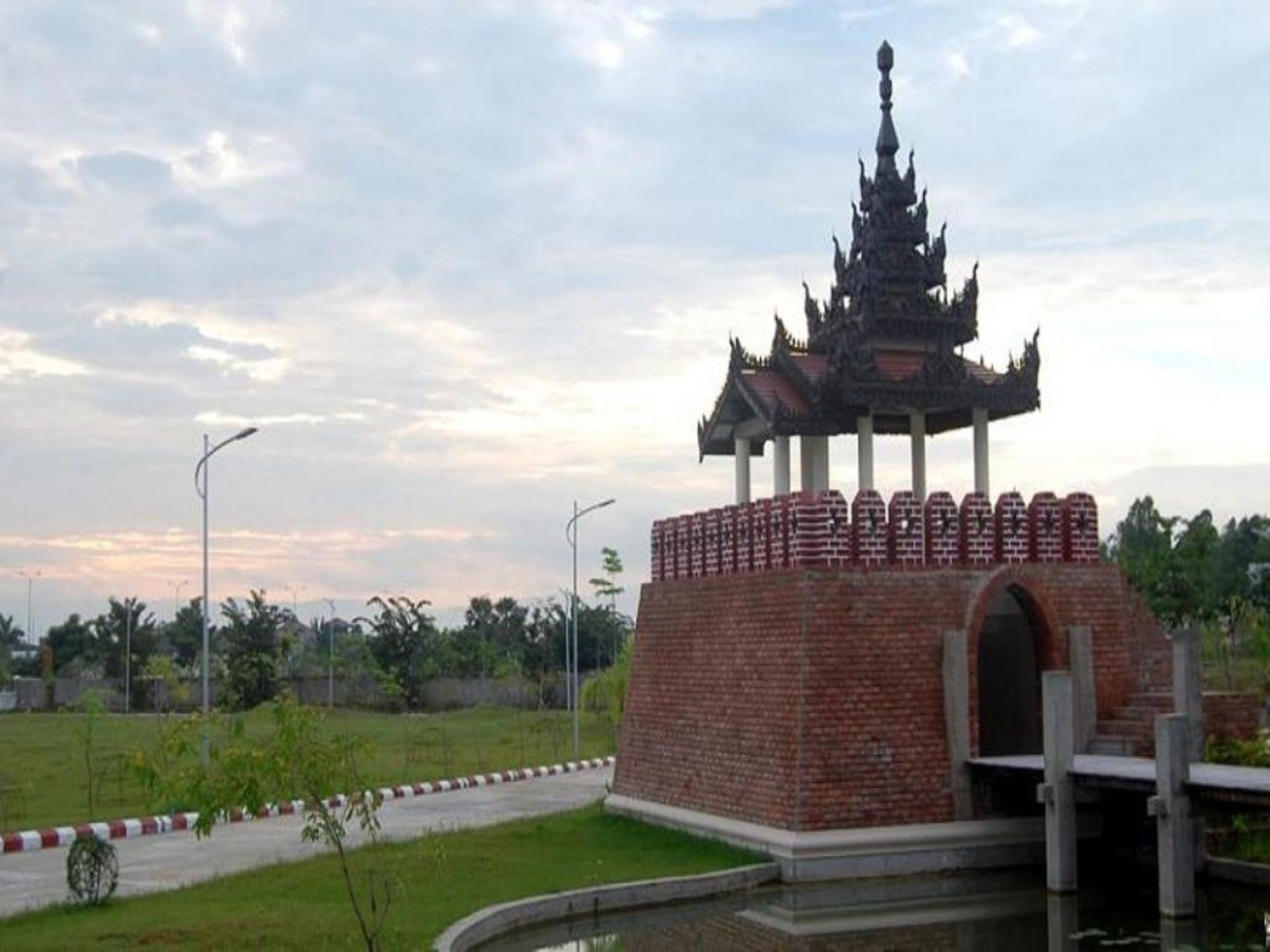 Man Myanmar Hotel Naypyidaw Екстер'єр фото