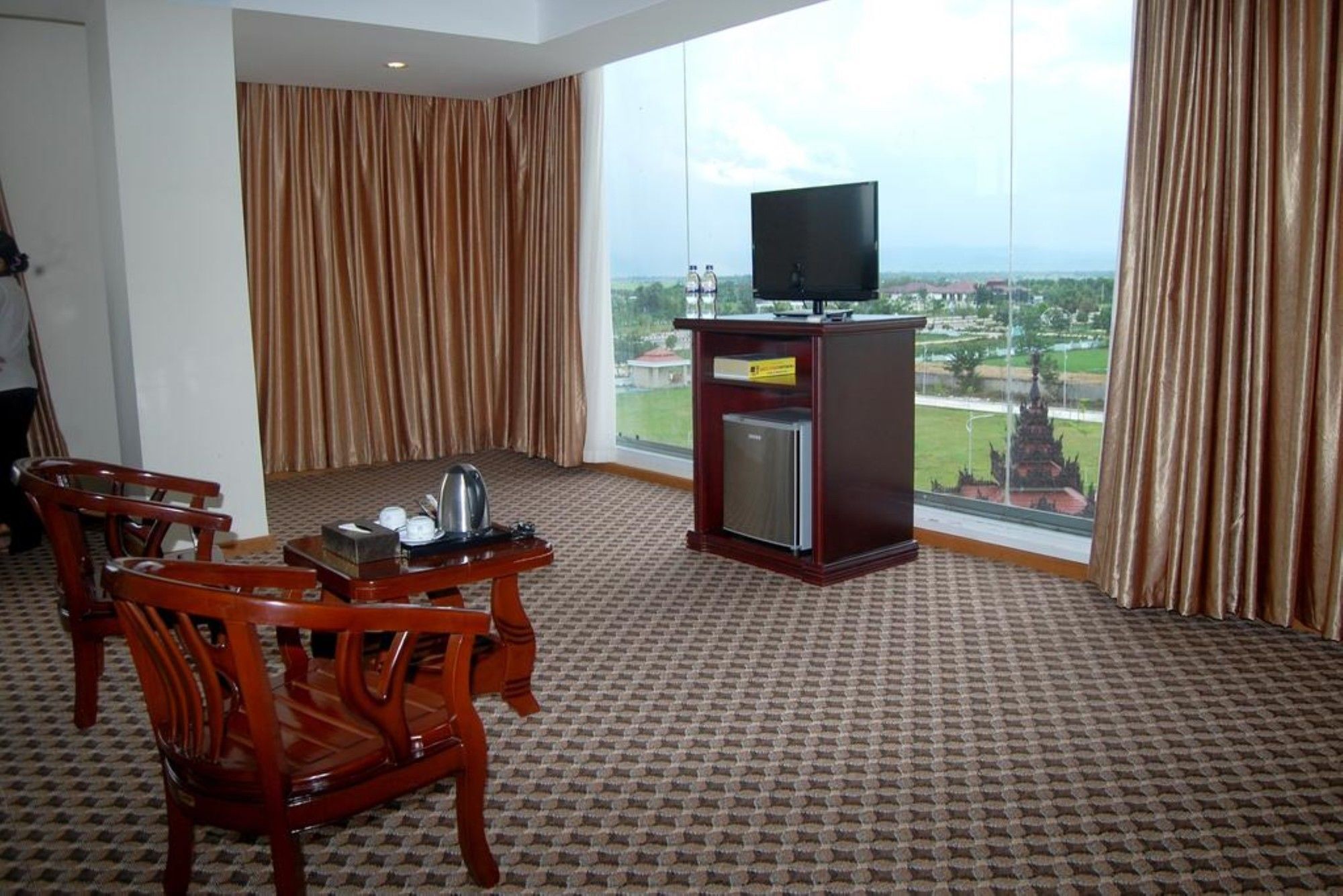 Man Myanmar Hotel Naypyidaw Екстер'єр фото